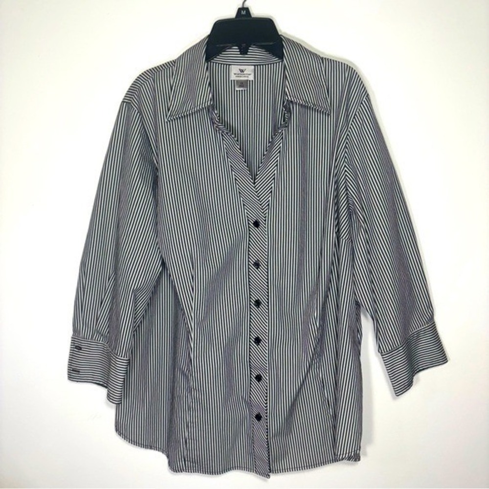 Worthington Size 1X V-neck Blue and White Striped Shirt Size 1X